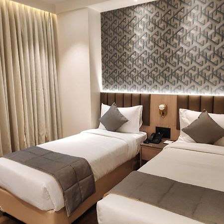Maxxvalue Hotel Midc - Andheri ムンバイ エクステリア 写真