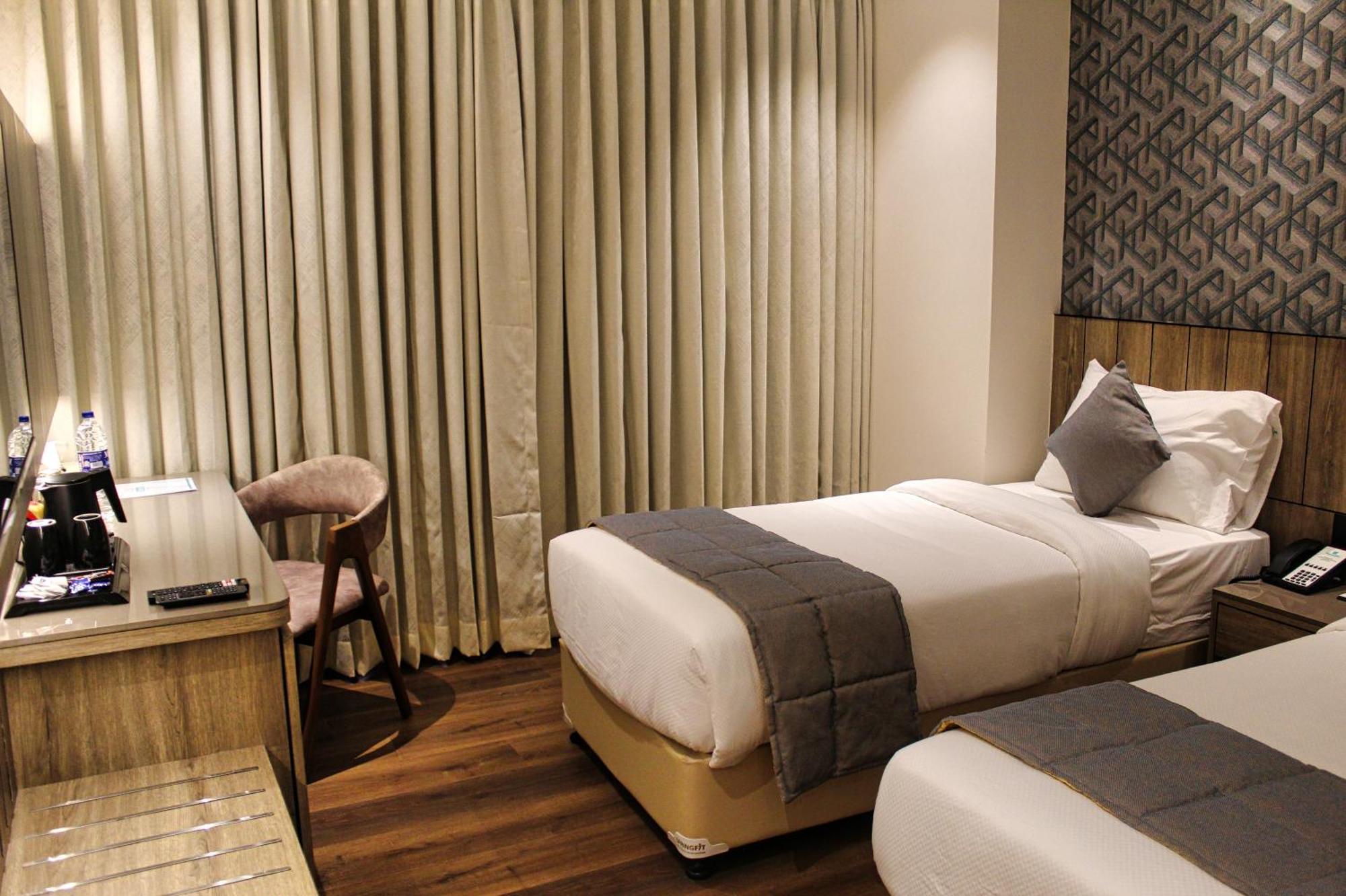 Maxxvalue Hotel Midc - Andheri ムンバイ エクステリア 写真