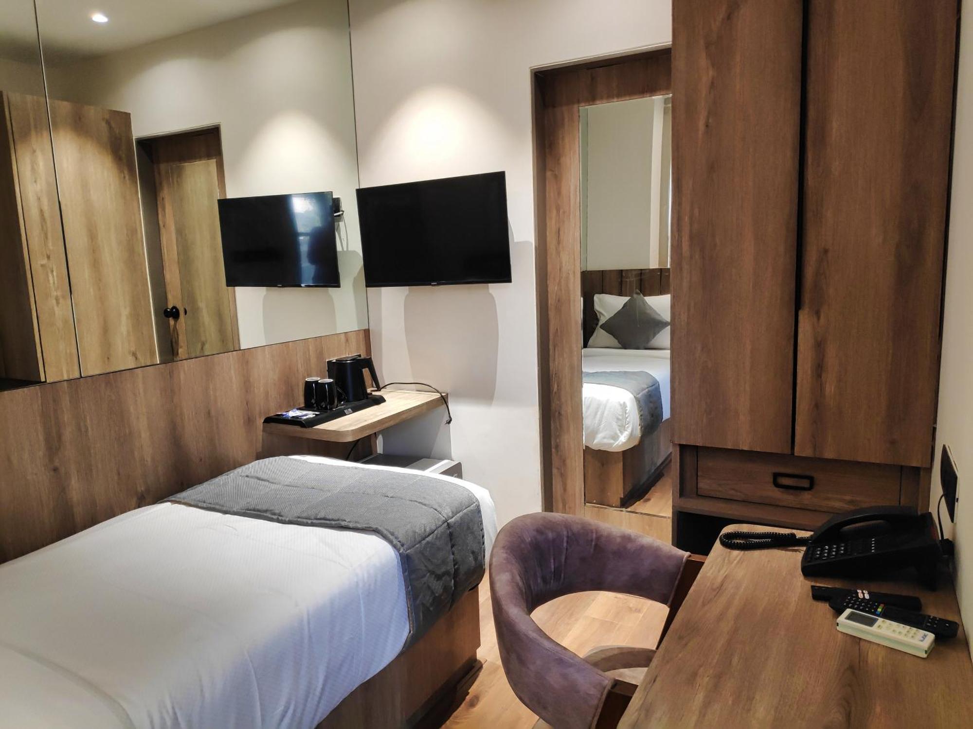 Maxxvalue Hotel Midc - Andheri ムンバイ エクステリア 写真