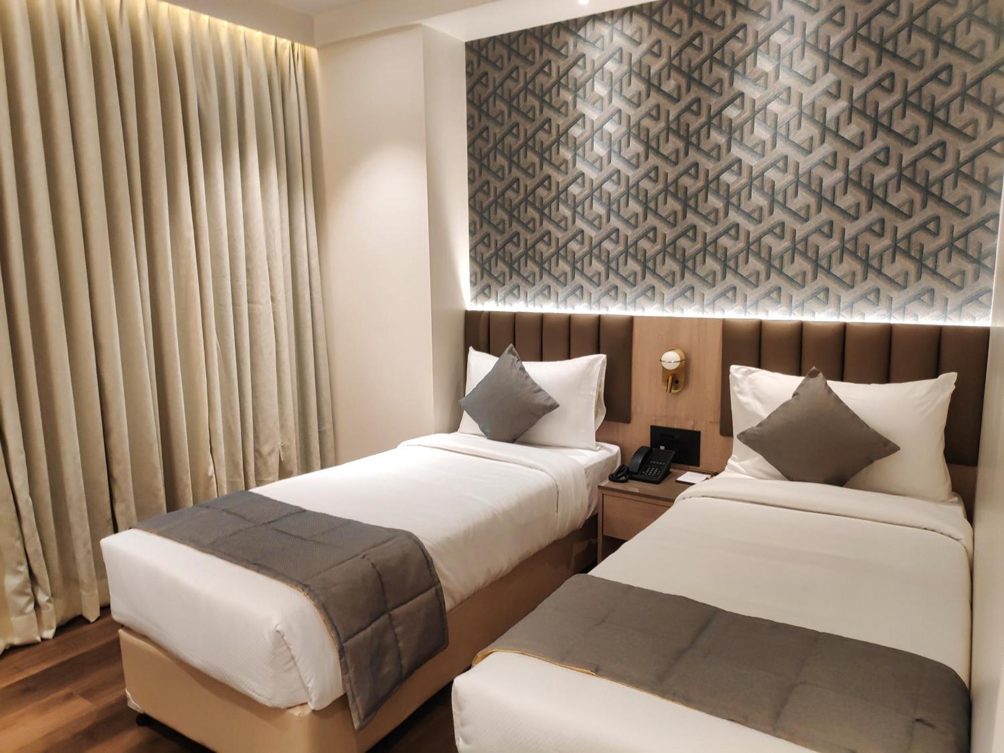 Maxxvalue Hotel Midc - Andheri ムンバイ エクステリア 写真