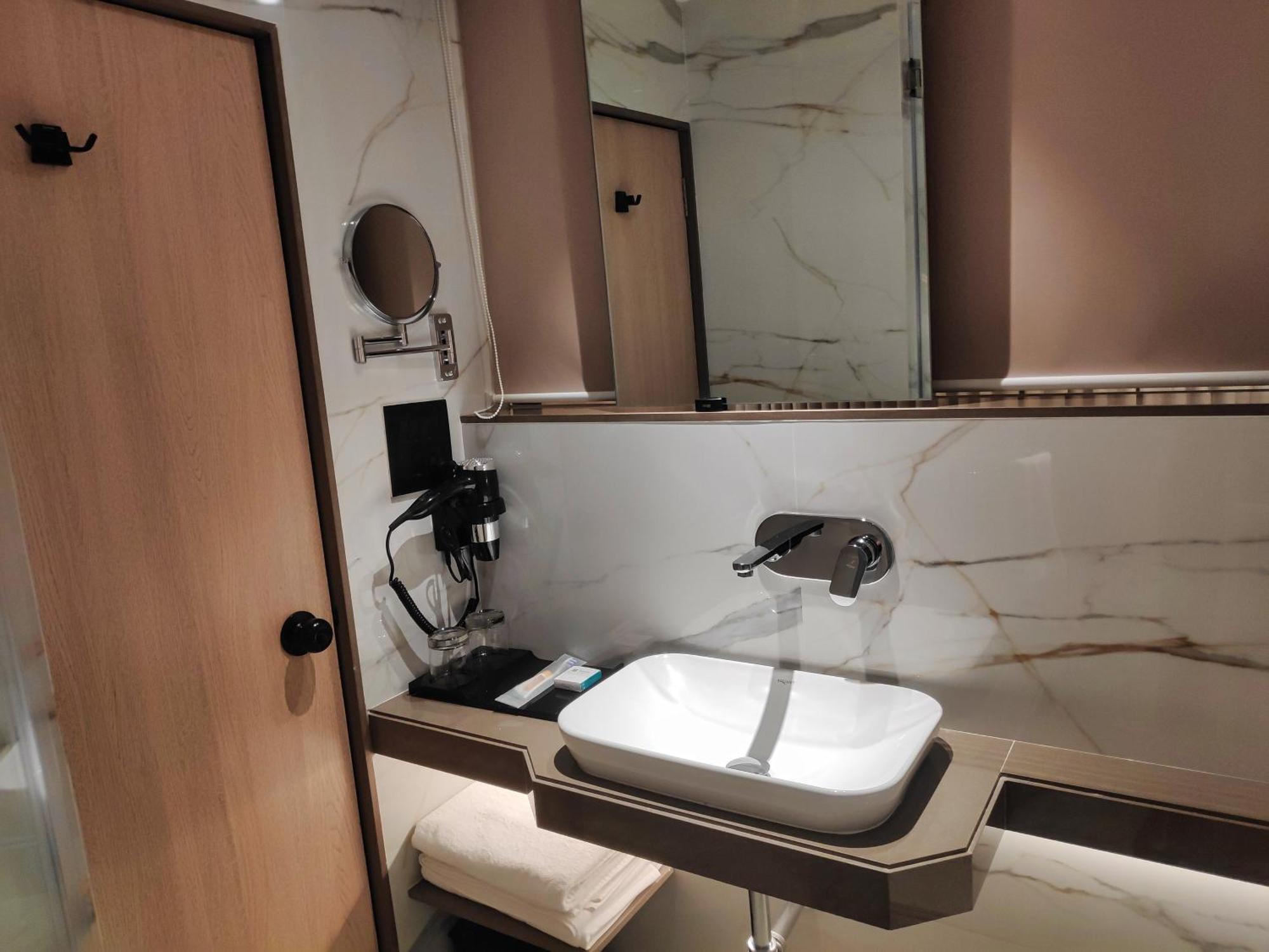 Maxxvalue Hotel Midc - Andheri ムンバイ エクステリア 写真