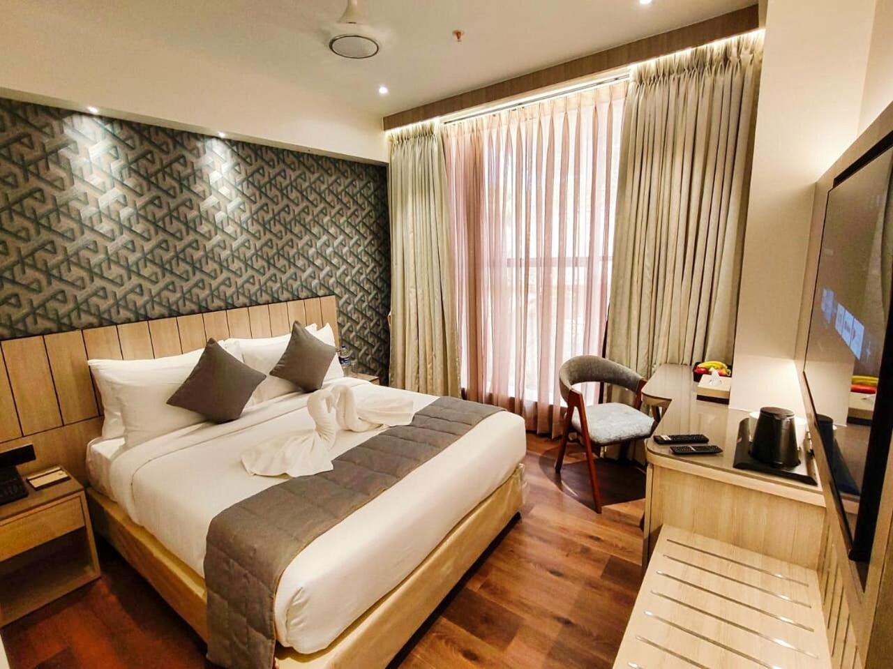 Maxxvalue Hotel Midc - Andheri ムンバイ エクステリア 写真