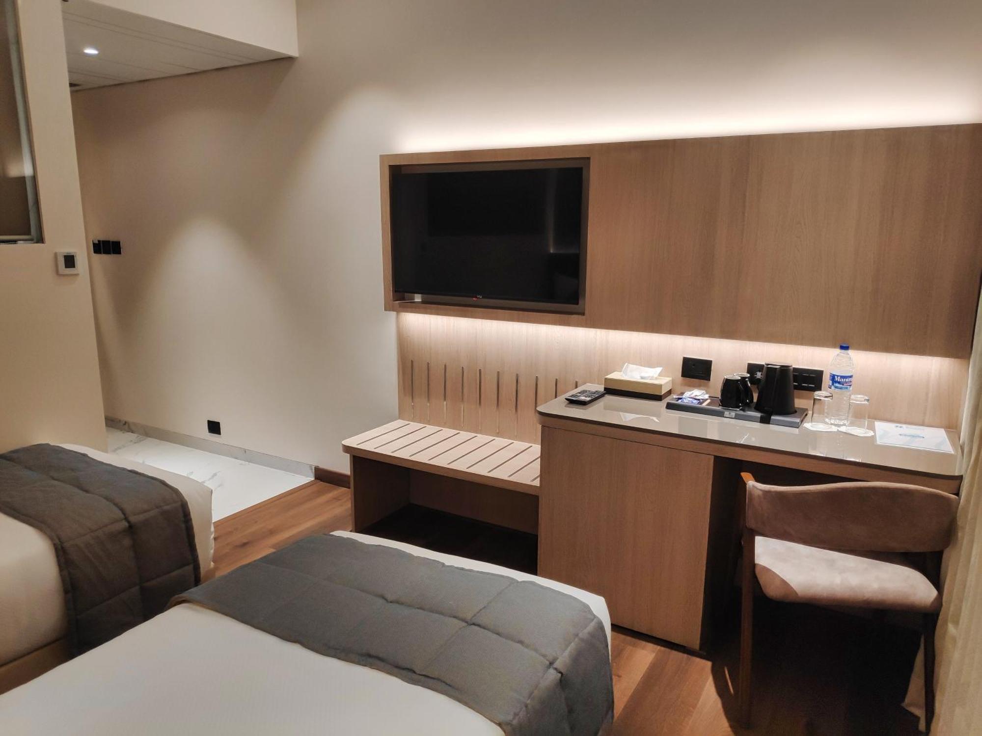 Maxxvalue Hotel Midc - Andheri ムンバイ エクステリア 写真