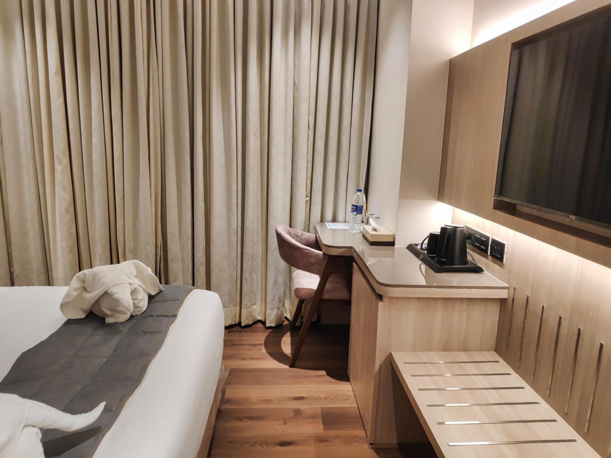 Maxxvalue Hotel Midc - Andheri ムンバイ エクステリア 写真